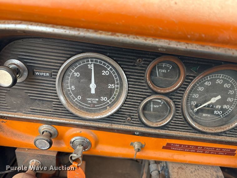 image for item DX8037 1977 Ford F700 dump truck