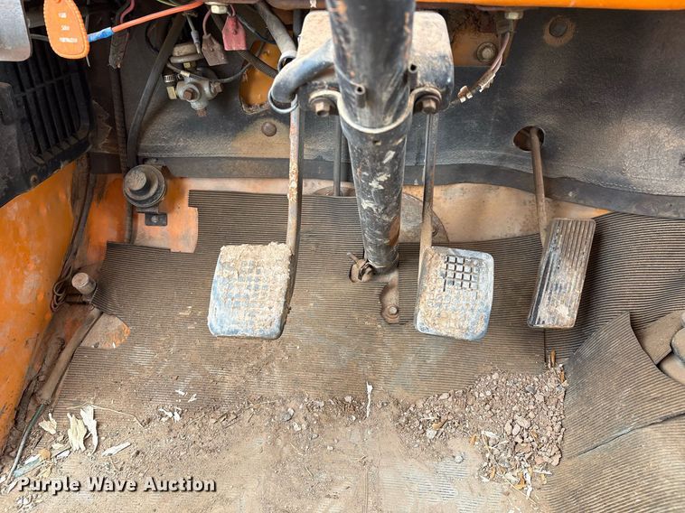 image for item DX8037 1977 Ford F700 dump truck