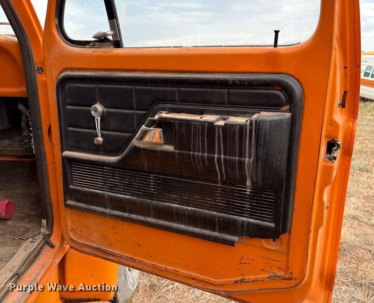 image for item DX8037 1977 Ford F700 dump truck