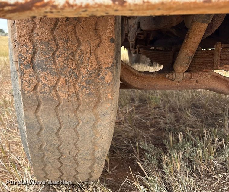 image for item DX8037 1977 Ford F700 dump truck