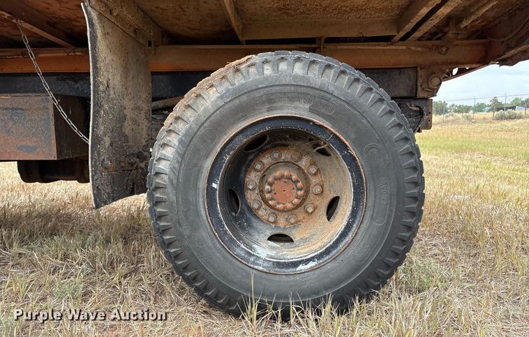 image for item DX8037 1977 Ford F700 dump truck