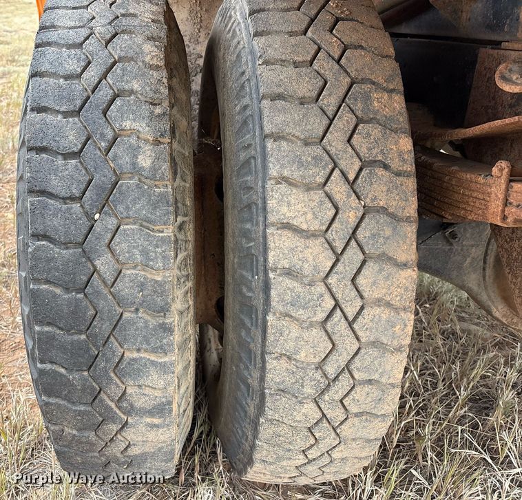 image for item DX8037 1977 Ford F700 dump truck