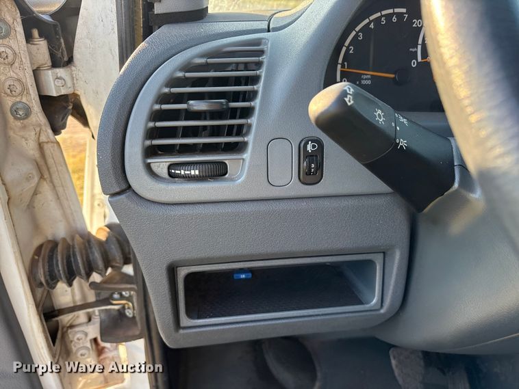 image for item DY0933 2004 Dodge Sprinter 3500 van