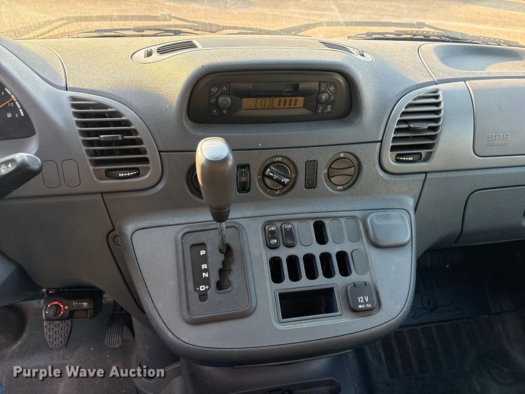 image for item DY0933 2004 Dodge Sprinter 3500 van