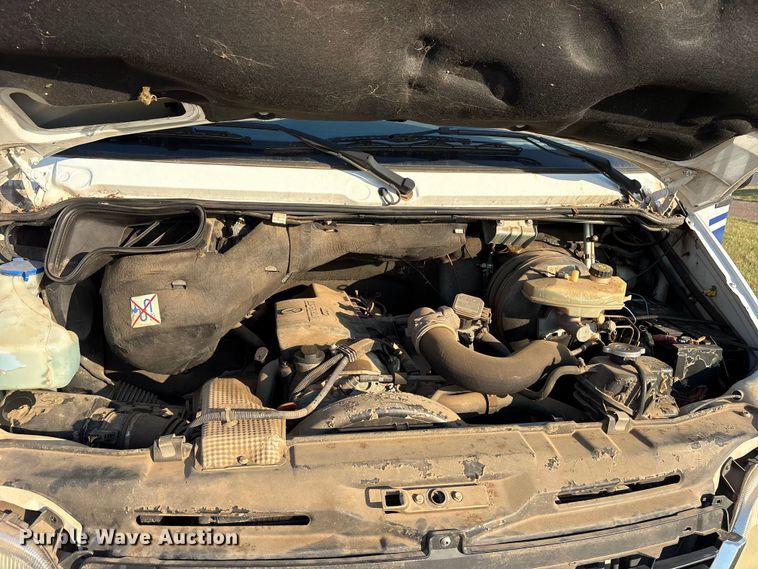 image for item DY0933 2004 Dodge Sprinter 3500 van