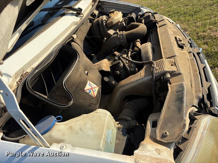 image for item DY0933 2004 Dodge Sprinter 3500 van