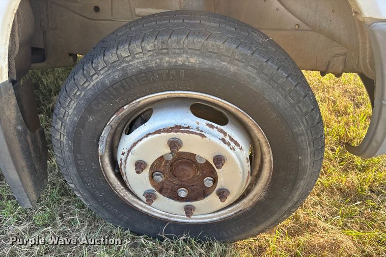 image for item DY0933 2004 Dodge Sprinter 3500 van