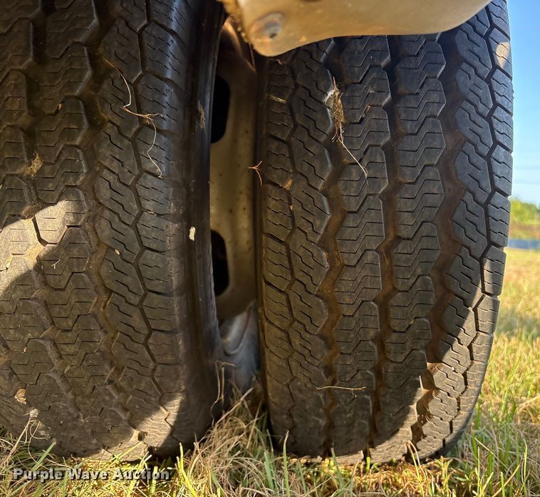 image for item DY0933 2004 Dodge Sprinter 3500 van