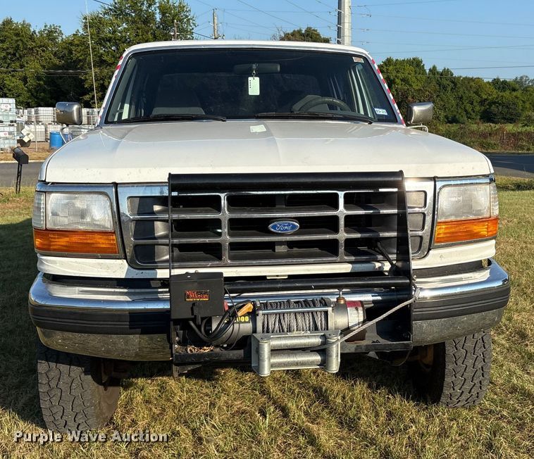 image for item DY0934 1997 Ford F350 Crew Cab pickup truck