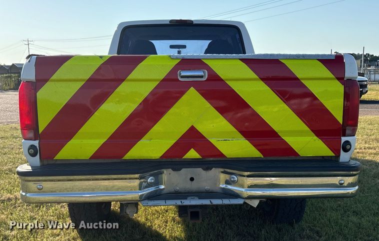 image for item DY0934 1997 Ford F350 Crew Cab pickup truck