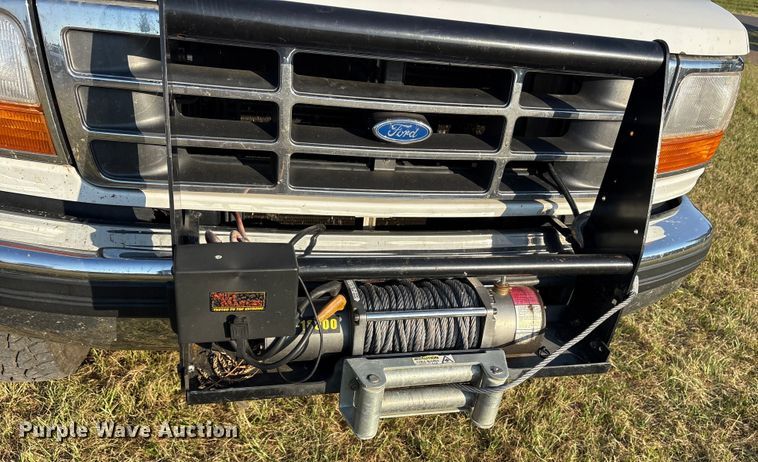 image for item DY0934 1997 Ford F350 Crew Cab pickup truck