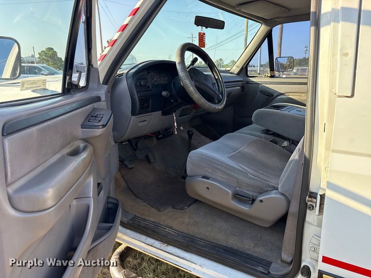 image for item DY0934 1997 Ford F350 Crew Cab pickup truck