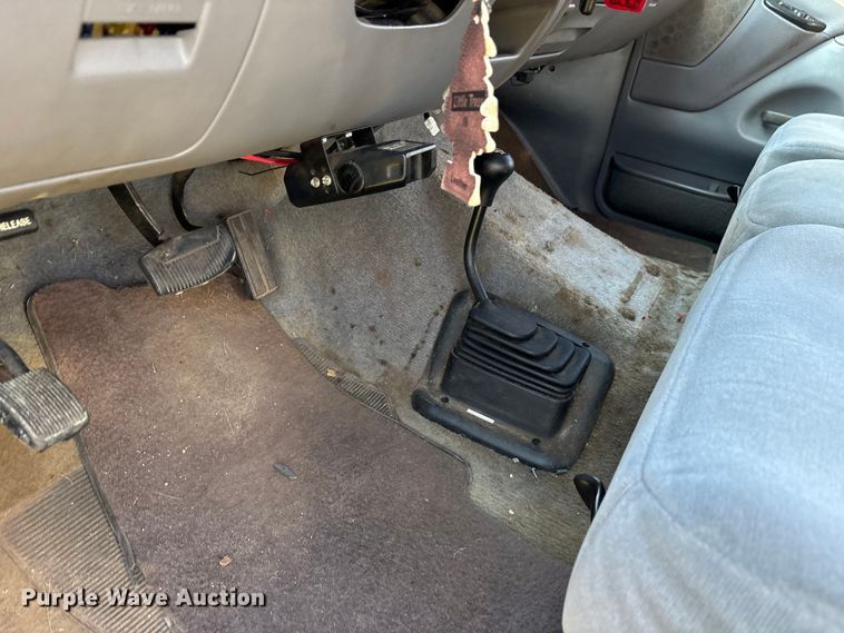 image for item DY0934 1997 Ford F350 Crew Cab pickup truck