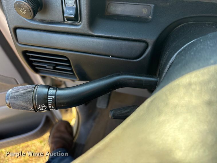 image for item DY0934 1997 Ford F350 Crew Cab pickup truck