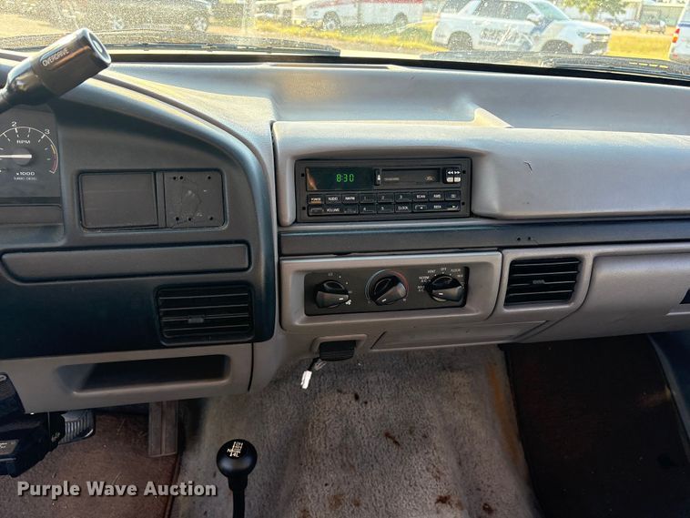 image for item DY0934 1997 Ford F350 Crew Cab pickup truck