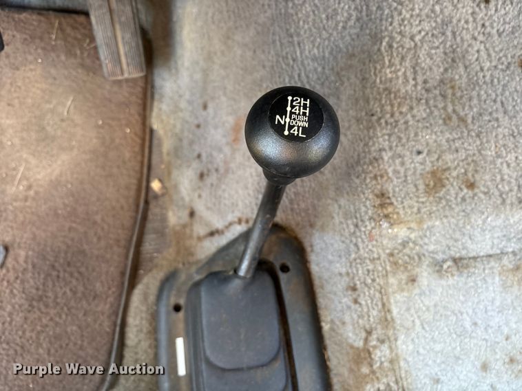 image for item DY0934 1997 Ford F350 Crew Cab pickup truck