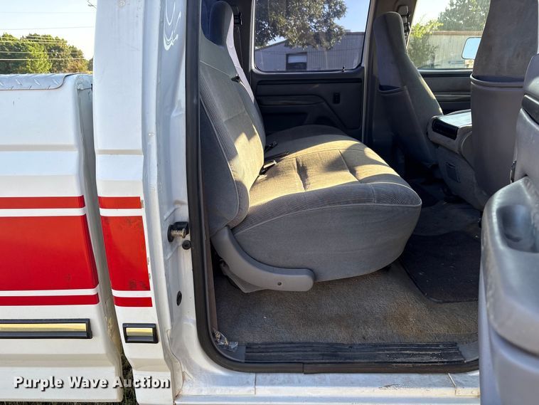 image for item DY0934 1997 Ford F350 Crew Cab pickup truck