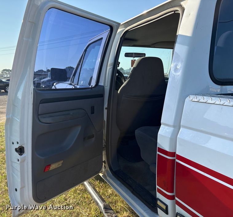 image for item DY0934 1997 Ford F350 Crew Cab pickup truck