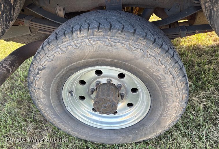 image for item DY0934 1997 Ford F350 Crew Cab pickup truck