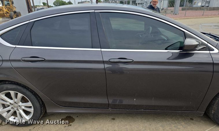 image for item DY1087 2015 Chrysler 200 