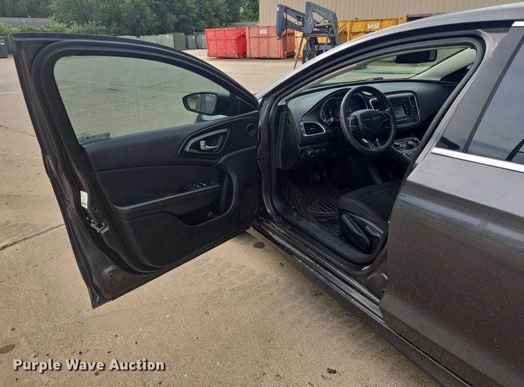 image for item DY1087 2015 Chrysler 200 