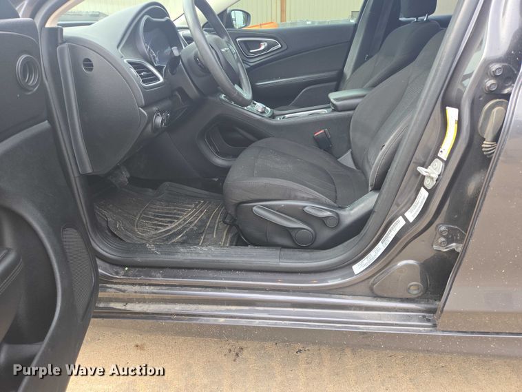 image for item DY1087 2015 Chrysler 200 