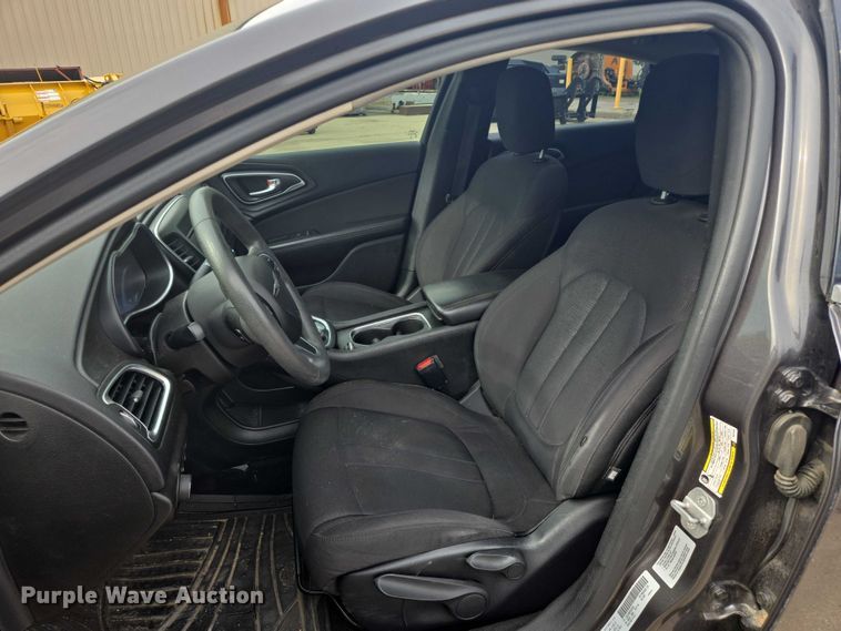 image for item DY1087 2015 Chrysler 200 