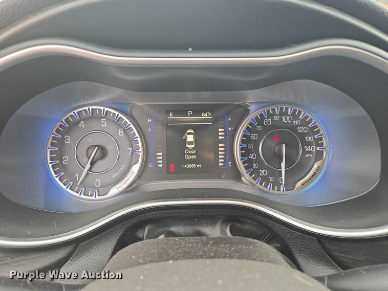 image for item DY1087 2015 Chrysler 200 