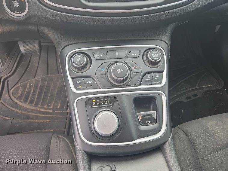 image for item DY1087 2015 Chrysler 200 