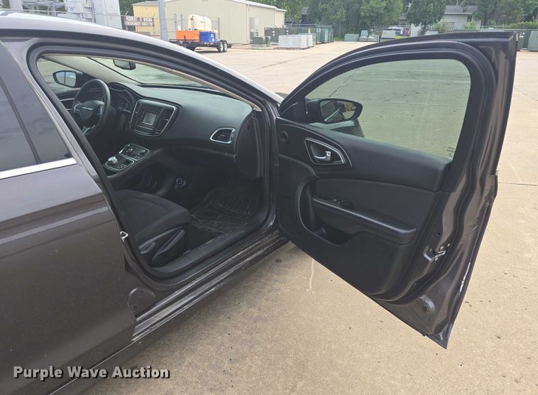 image for item DY1087 2015 Chrysler 200 