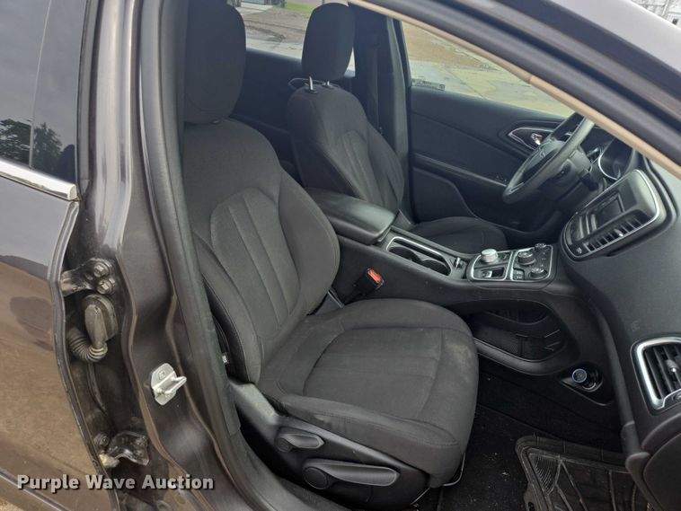 image for item DY1087 2015 Chrysler 200 