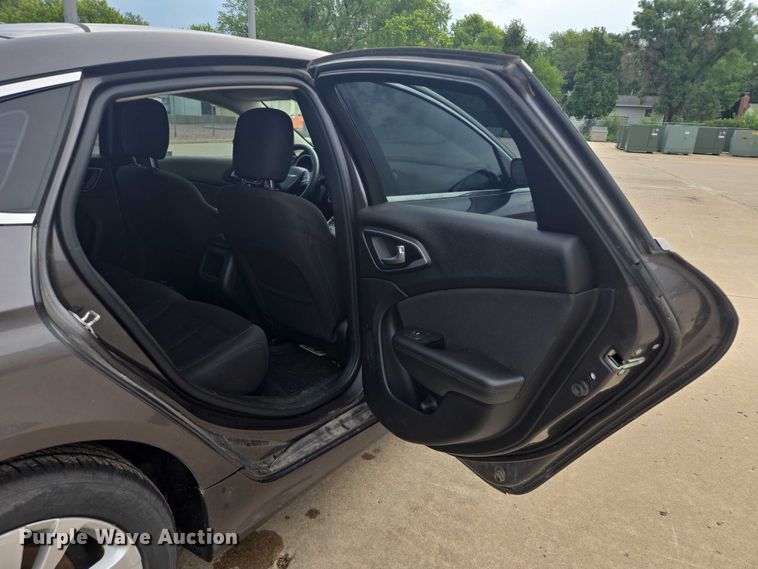 image for item DY1087 2015 Chrysler 200 