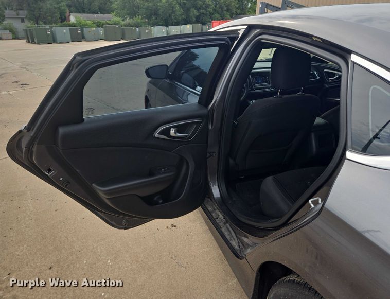 image for item DY1087 2015 Chrysler 200 