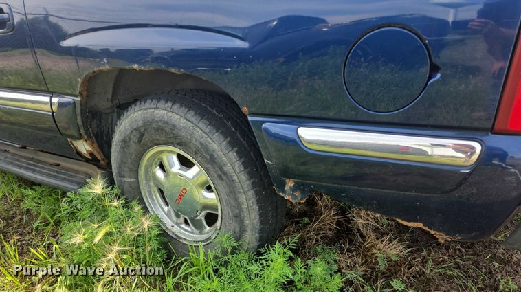 image for item DY1092 2000 GMC Yukon Xl SUV