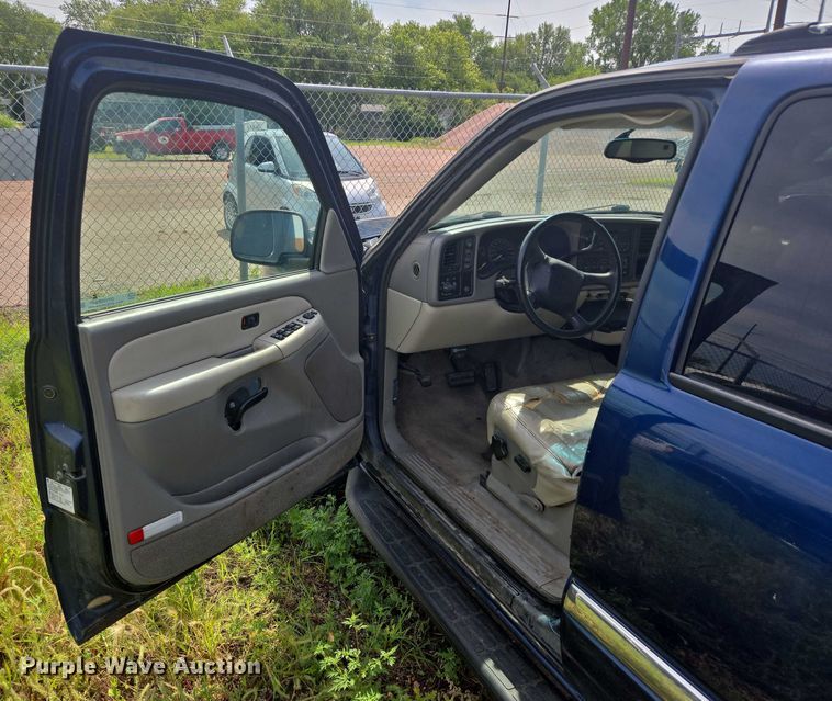 image for item DY1092 2000 GMC Yukon Xl SUV