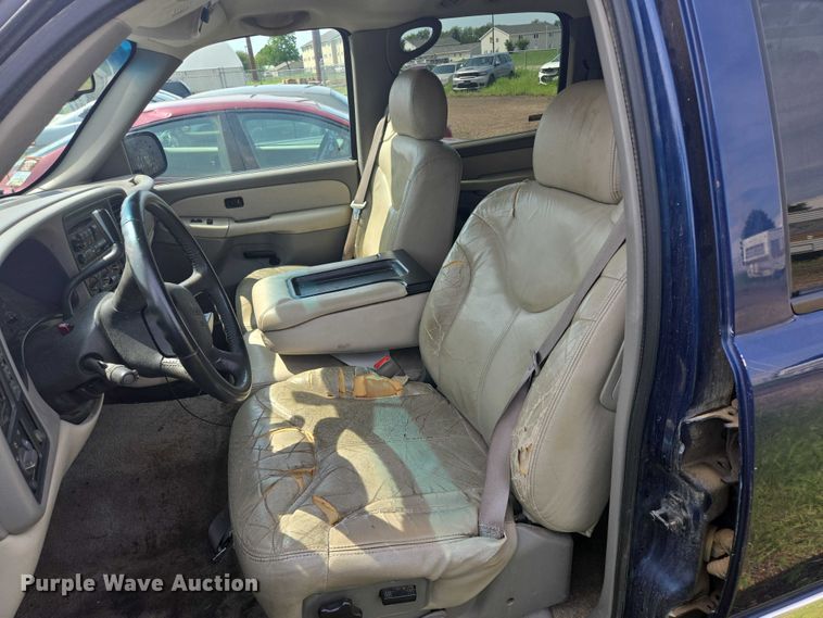 image for item DY1092 2000 GMC Yukon Xl SUV