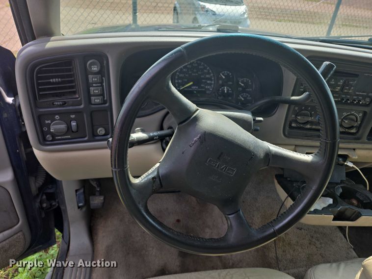 image for item DY1092 2000 GMC Yukon Xl SUV