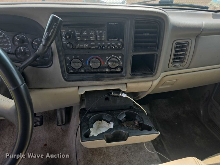 image for item DY1092 2000 GMC Yukon Xl SUV