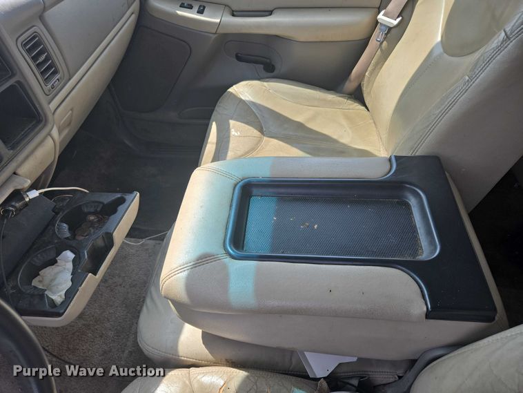 image for item DY1092 2000 GMC Yukon Xl SUV