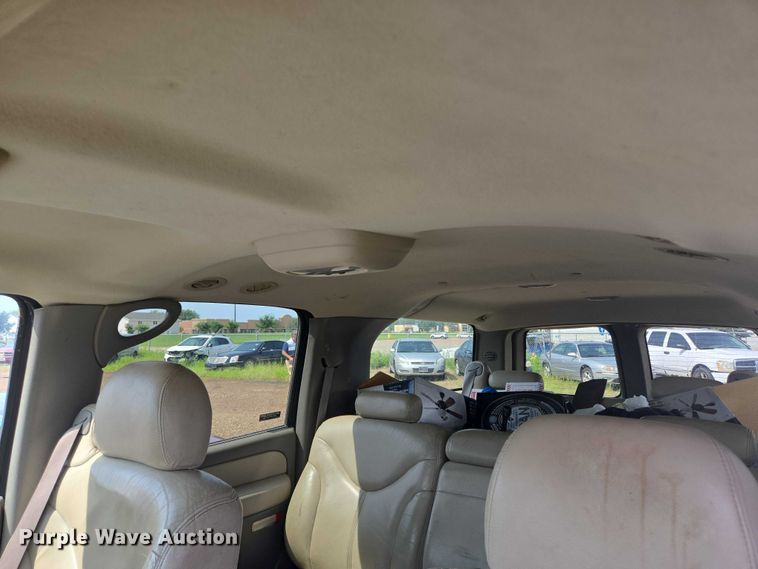 image for item DY1092 2000 GMC Yukon Xl SUV