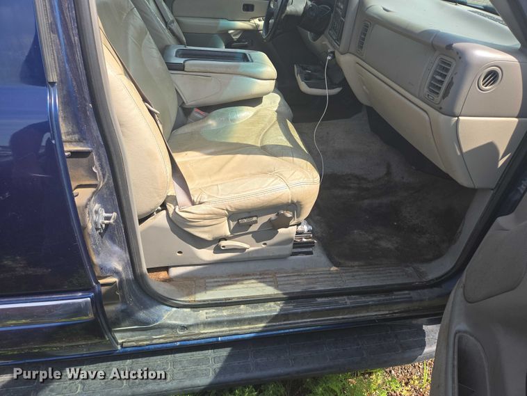 image for item DY1092 2000 GMC Yukon Xl SUV