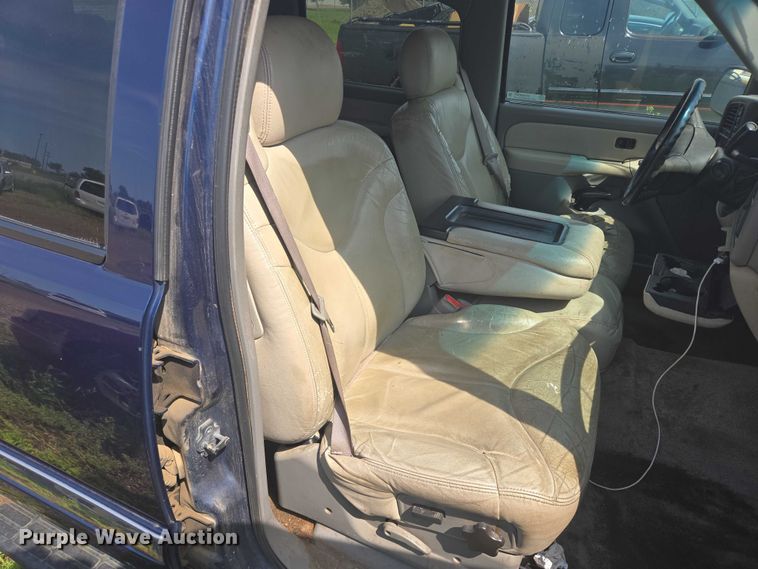 image for item DY1092 2000 GMC Yukon Xl SUV