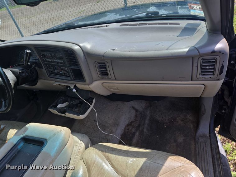 image for item DY1092 2000 GMC Yukon Xl SUV