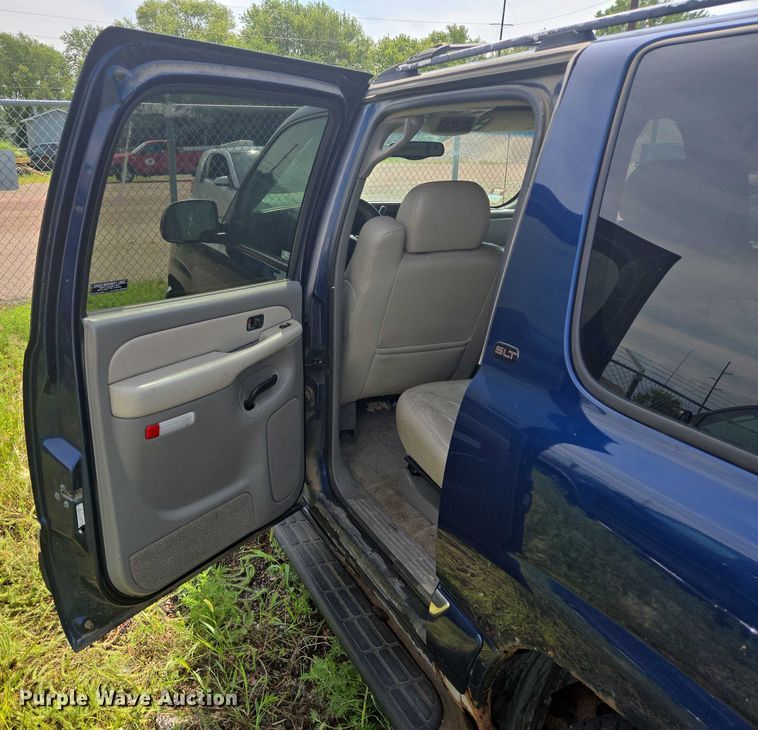 image for item DY1092 2000 GMC Yukon Xl SUV