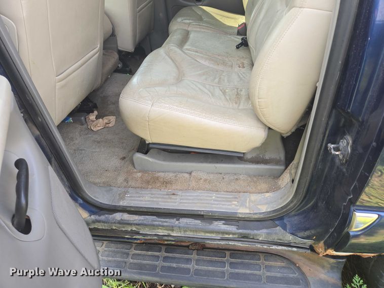 image for item DY1092 2000 GMC Yukon Xl SUV