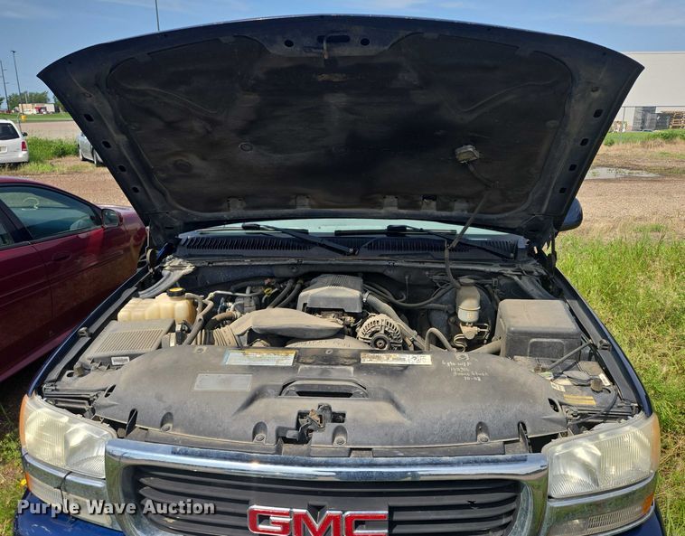 image for item DY1092 2000 GMC Yukon Xl SUV