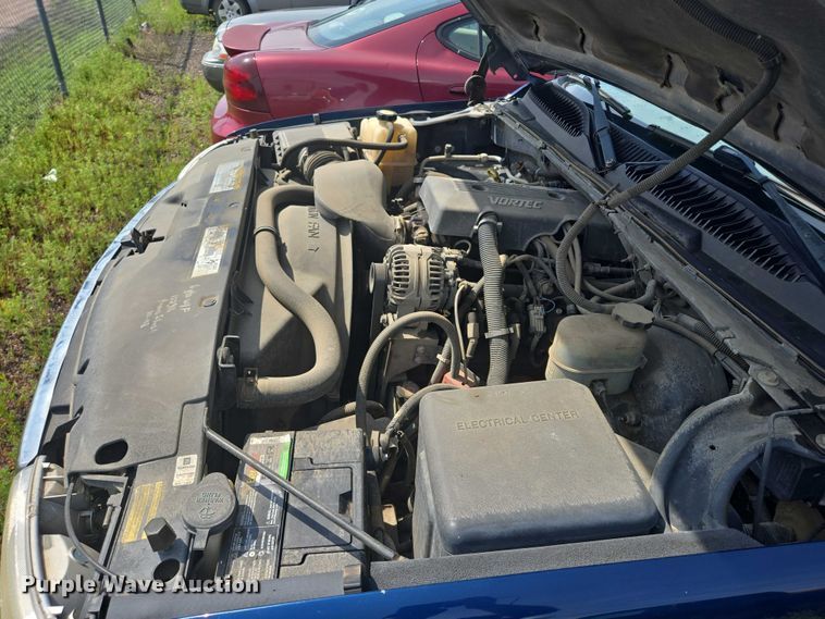 image for item DY1092 2000 GMC Yukon Xl SUV