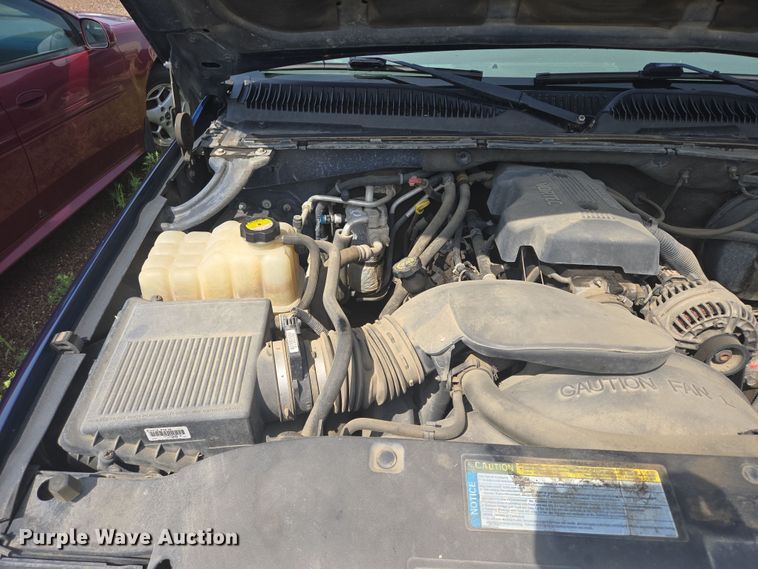 image for item DY1092 2000 GMC Yukon Xl SUV