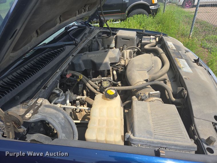 image for item DY1092 2000 GMC Yukon Xl SUV