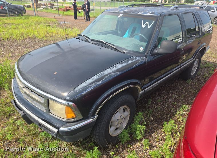 image for item DY1095 1997 Chevrolet Blazer SUV